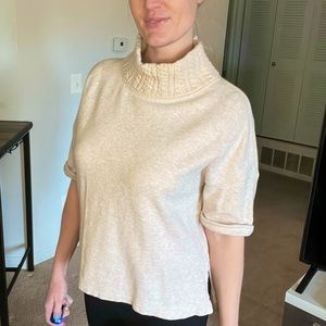 Medium Tommy Bahama tan sweater loose turtle neck shirt